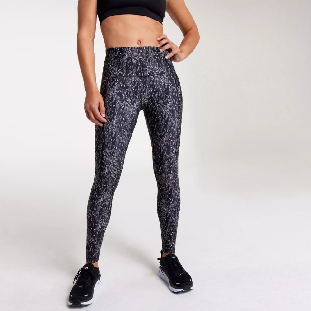 NWT CALIA Cold Dash Black Trending Leggings! Retails $88. Xs